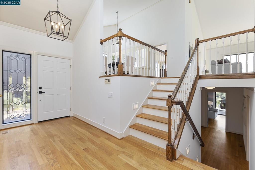 ORINDA WOODS - Residential