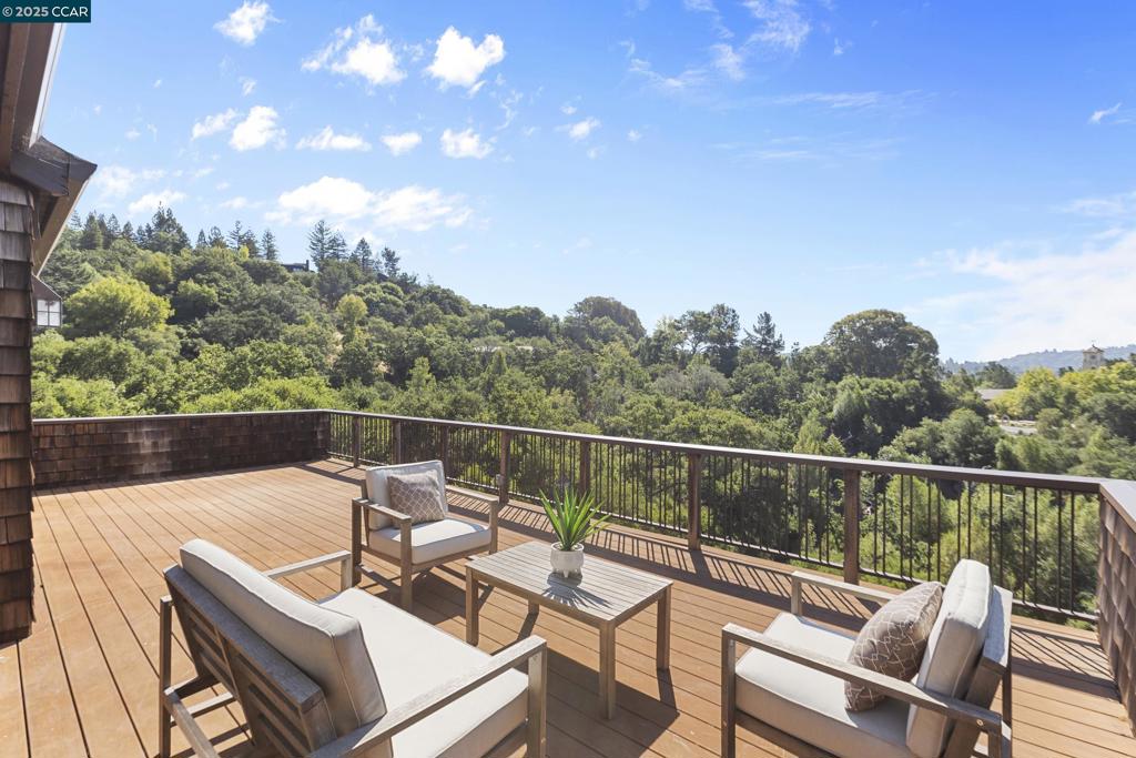 ORINDA WOODS - Residential