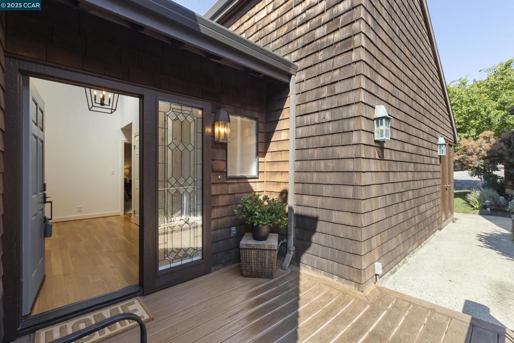 ORINDA WOODS - Residential