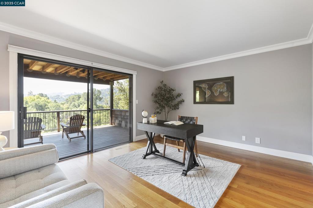 ORINDA WOODS - Residential