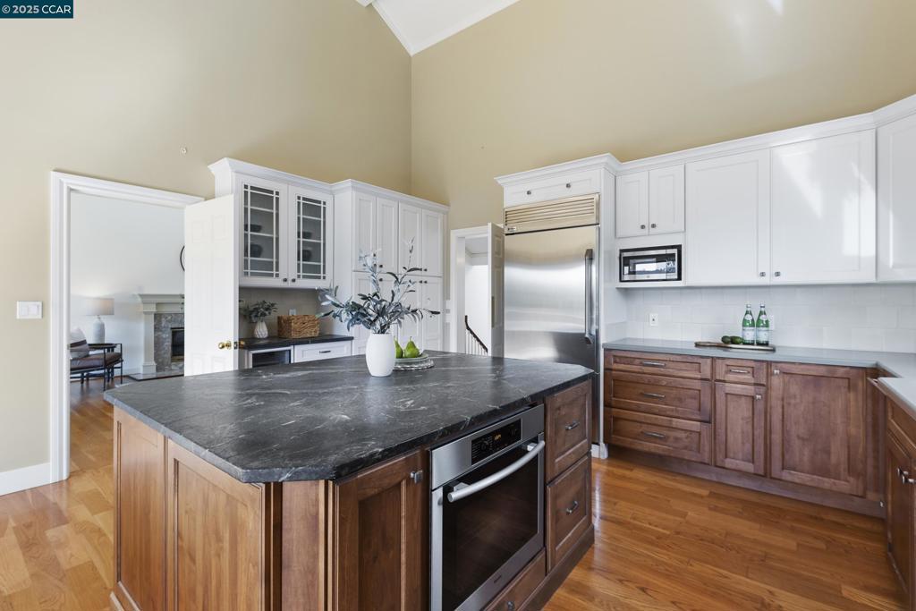 ORINDA WOODS - Residential