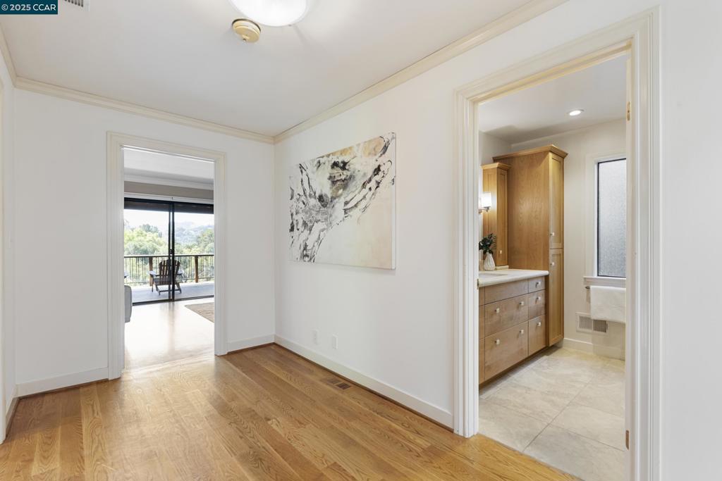 ORINDA WOODS - Residential