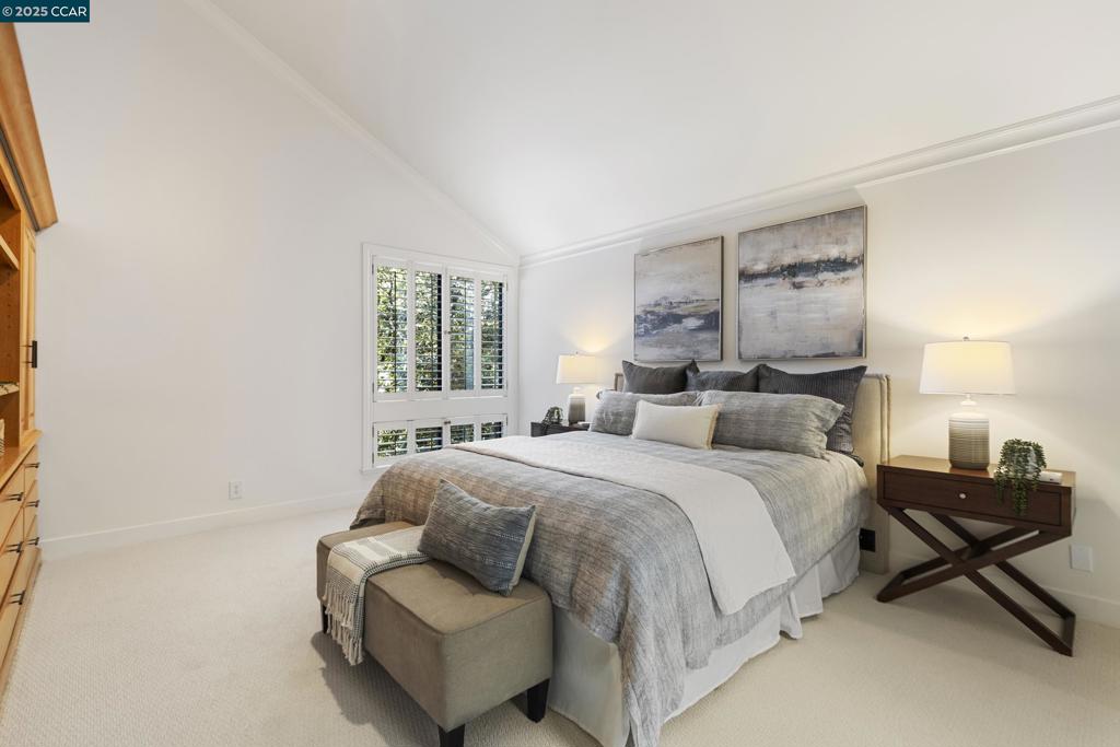 ORINDA WOODS - Residential