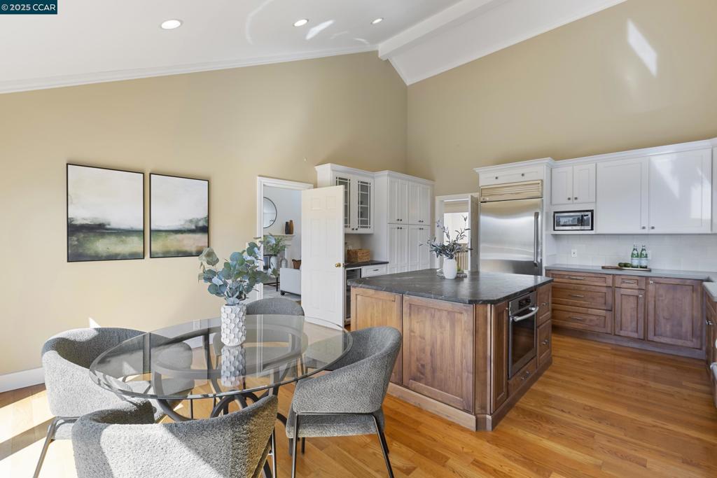 ORINDA WOODS - Residential