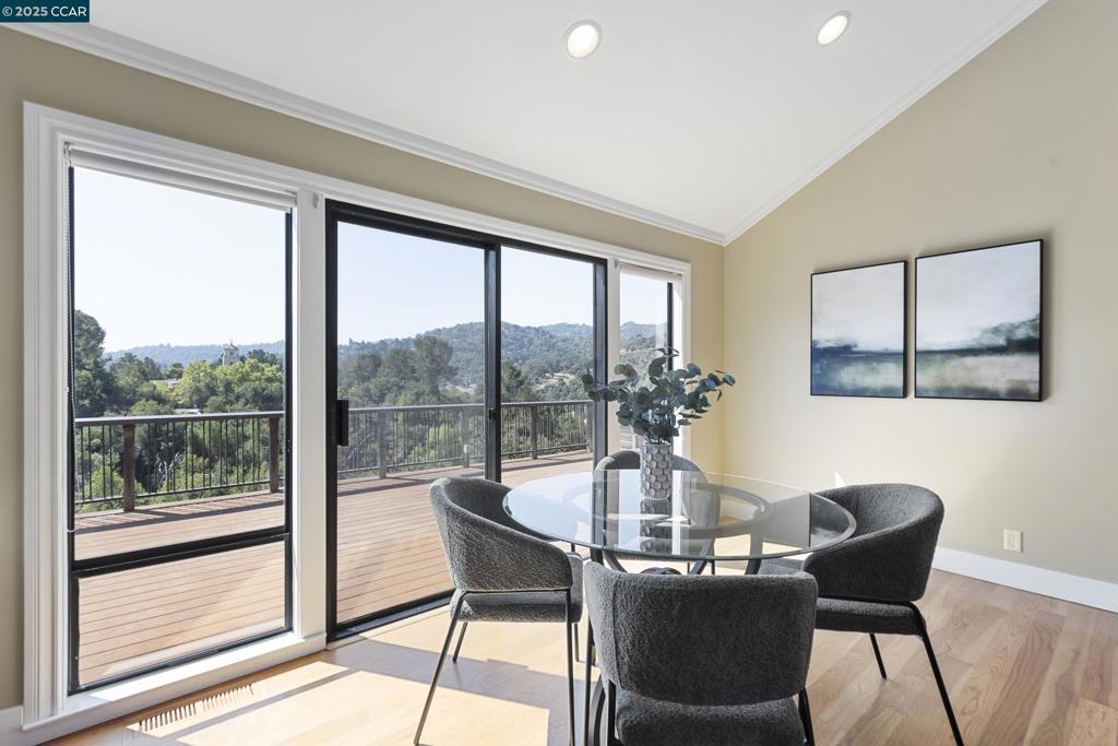 ORINDA WOODS - Residential