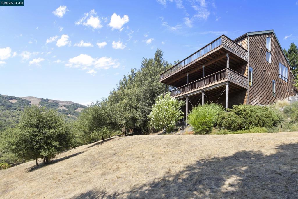 ORINDA WOODS - Residential