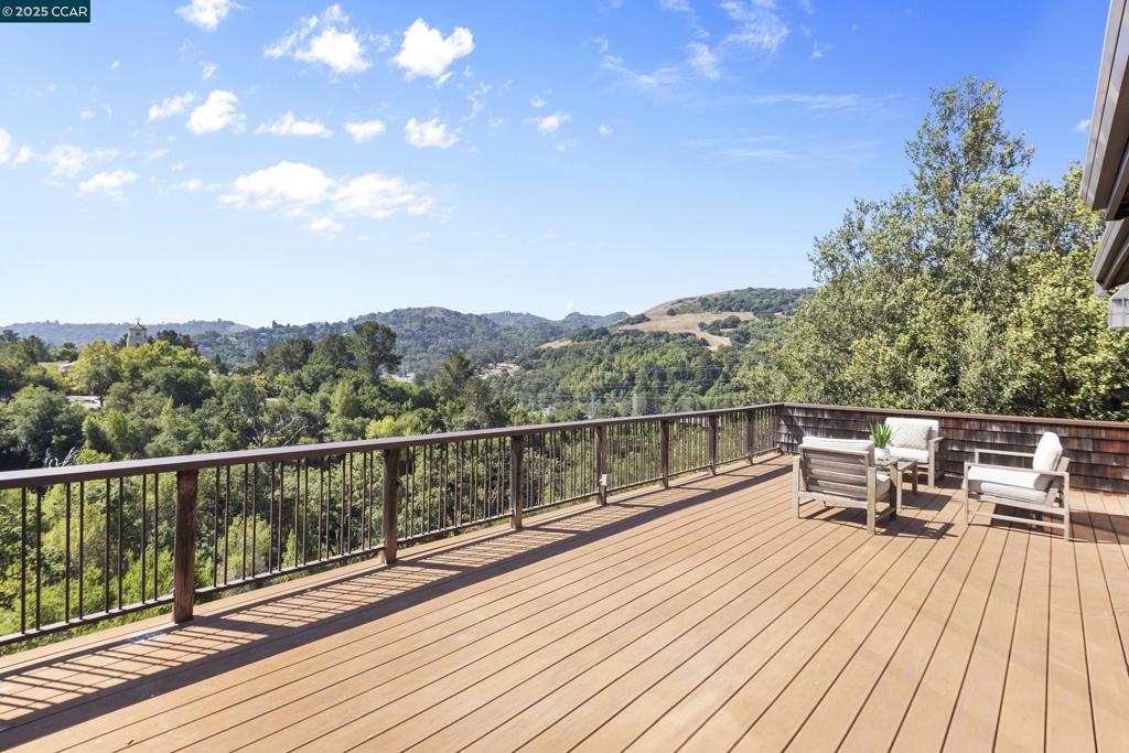 ORINDA WOODS - Residential
