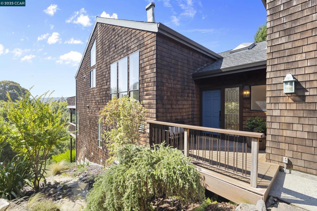 ORINDA WOODS - Residential