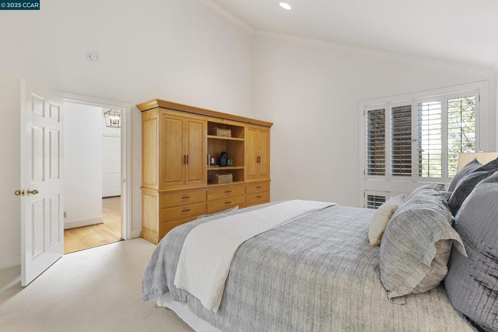 ORINDA WOODS - Residential