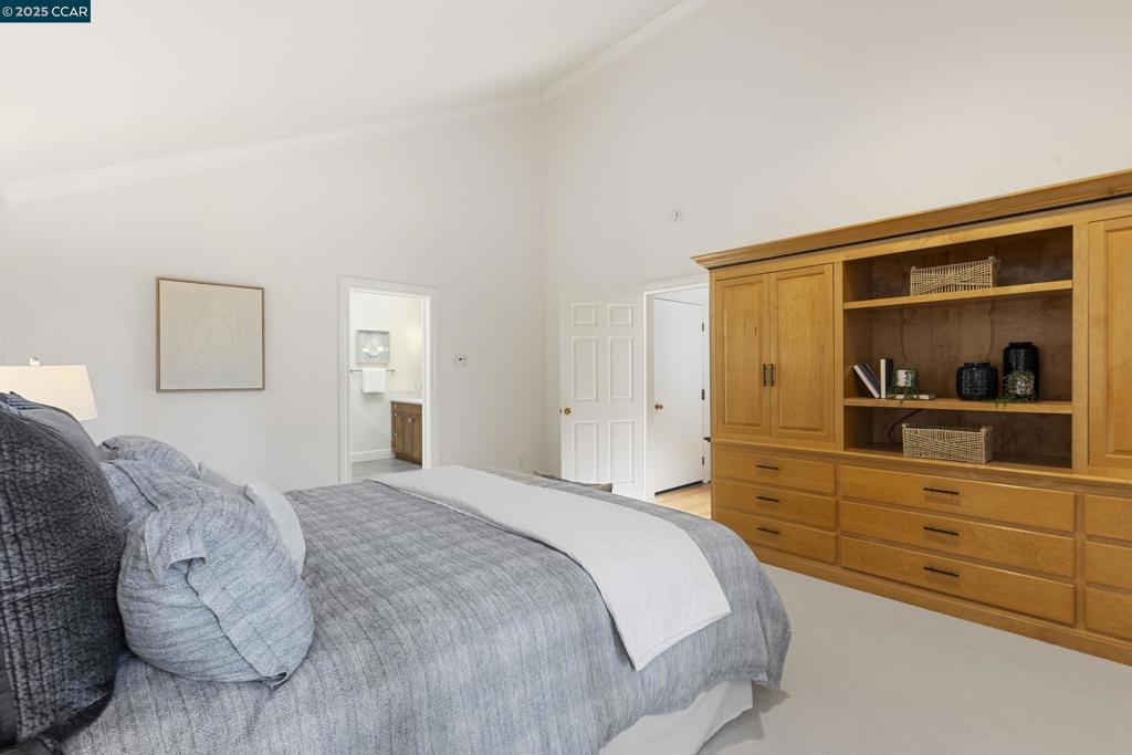 ORINDA WOODS - Residential