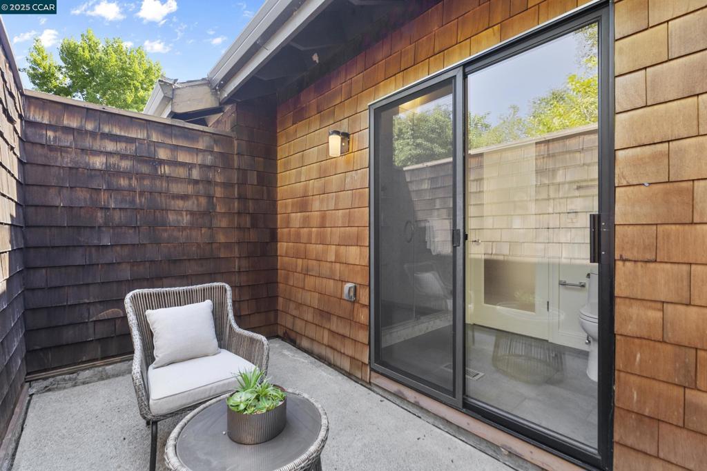 ORINDA WOODS - Residential