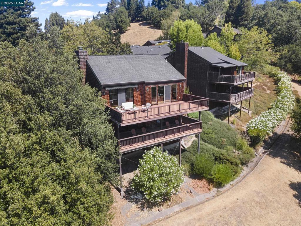ORINDA WOODS - Residential