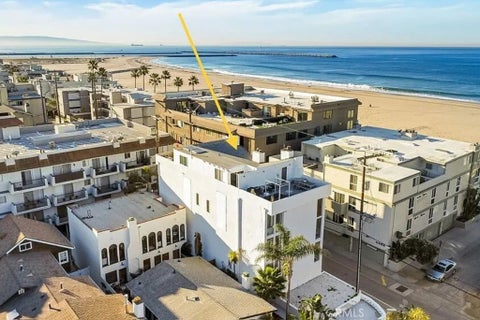 Photo of 14 Mast Street, Los Angeles, CA 90292 (MLS # IV26152962)