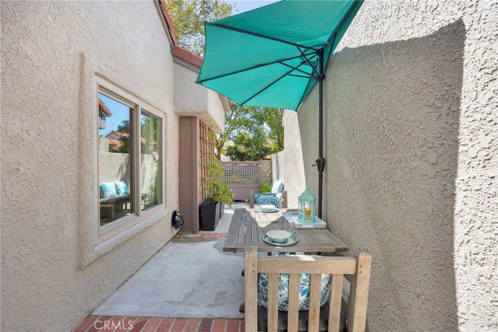 1025 N Via Colinas