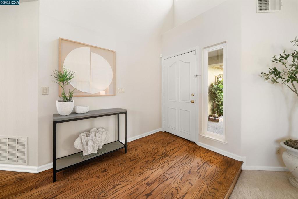 25 Greenridge Pl