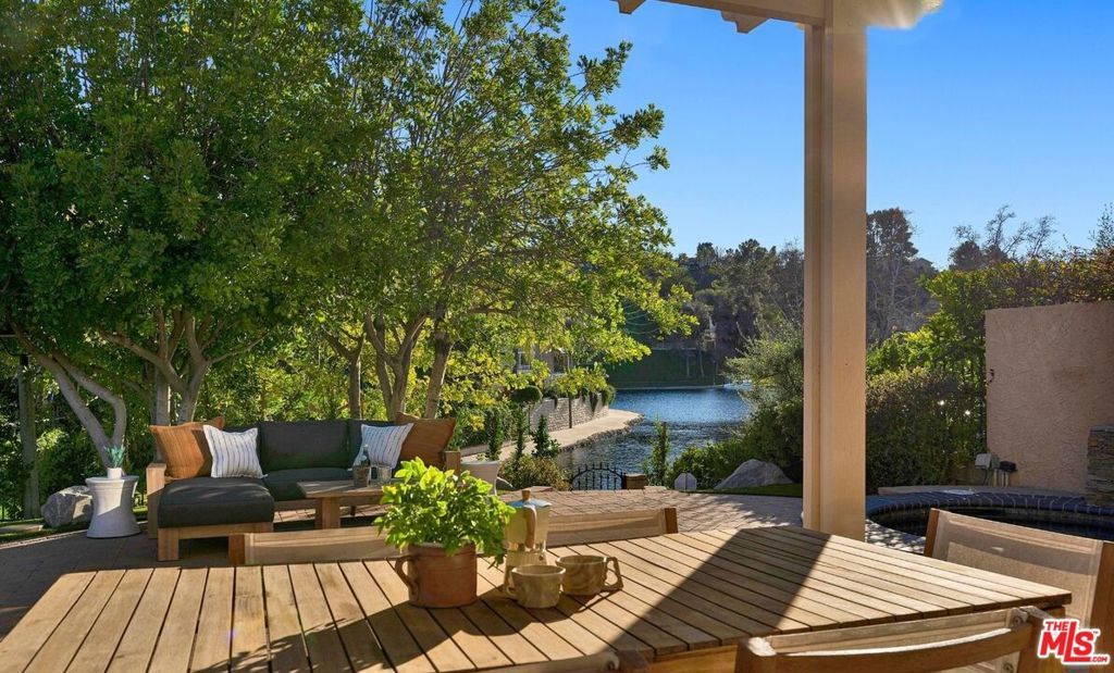 Photo of 4724 Park Jacaranda, Calabasas, CA 91302 (MLS # 26637917)