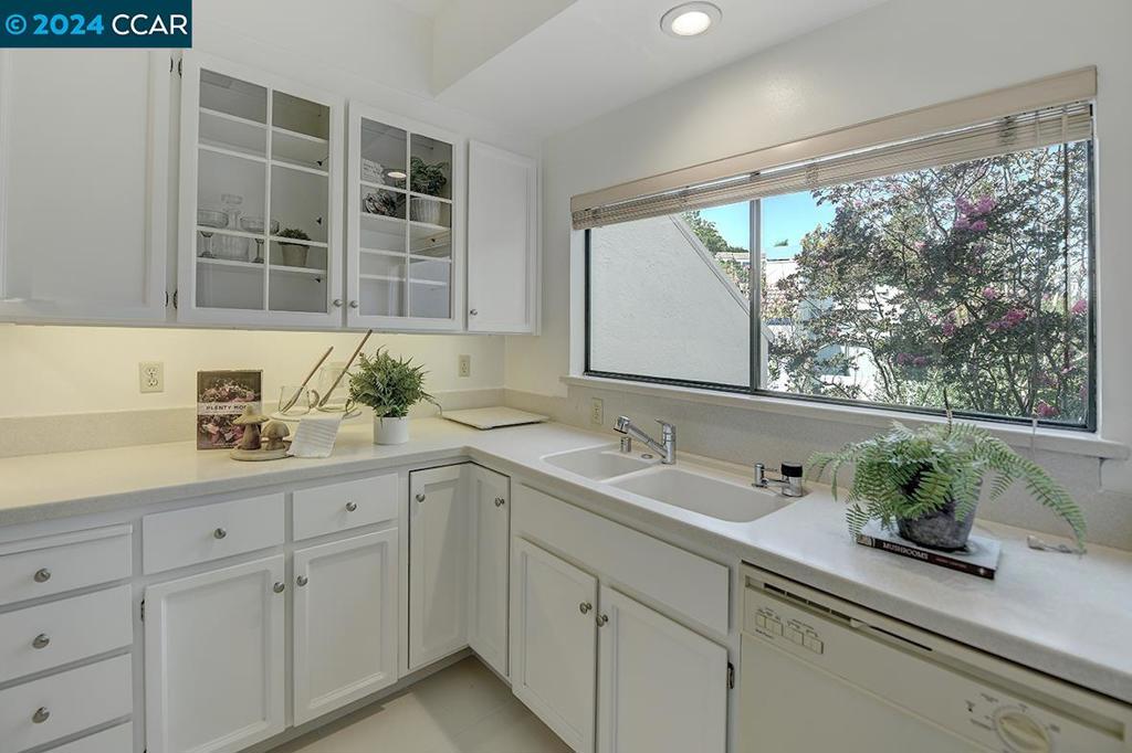 ROSSMOOR - Residential