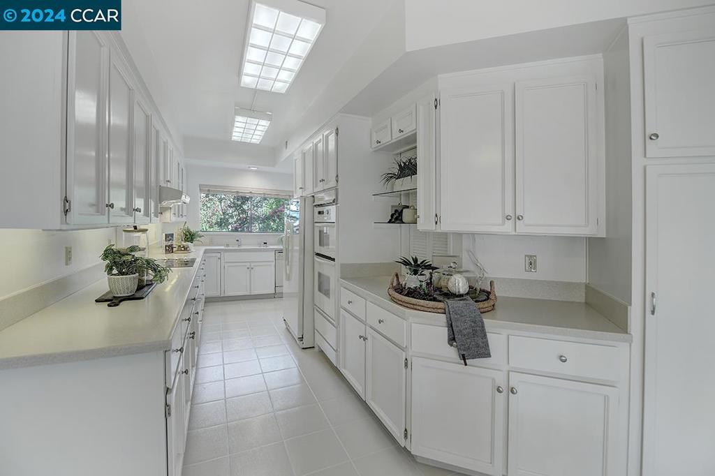 ROSSMOOR - Residential