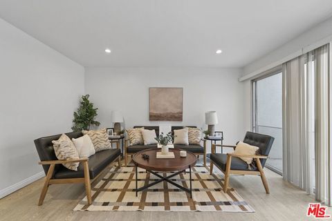 18518 Mayall Street H Northridge CA 91324