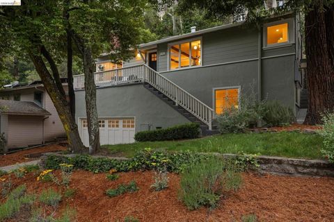 Photo of 6465 Pinehaven Rd RD, Oakland, CA 94611 (MLS # 41134958)