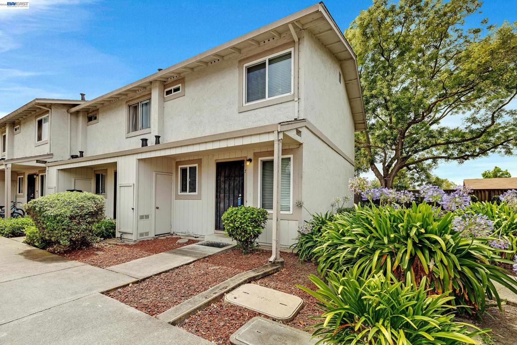 27427 Stoneridge Court CT