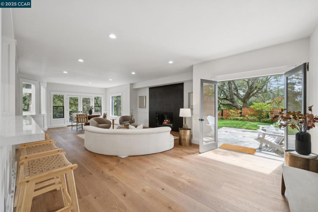 HAPPY VALLEY RD - Residential