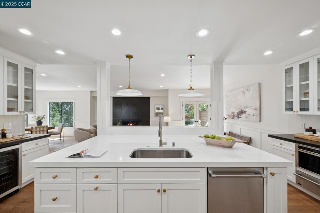 HAPPY VALLEY RD - Residential