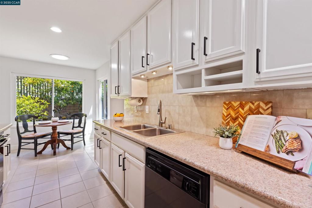 1513 Siskiyou Dr