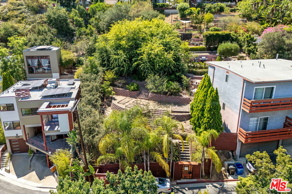 Properties 4 2222 Bancroft Avenue