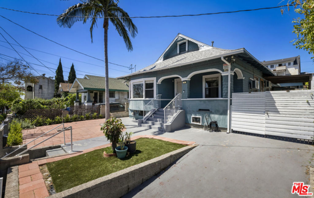 547 N St Louis Street