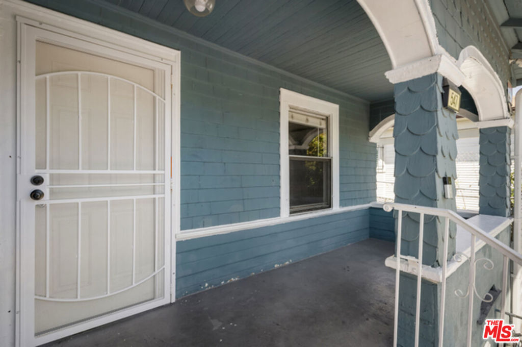 547 N St Louis Street