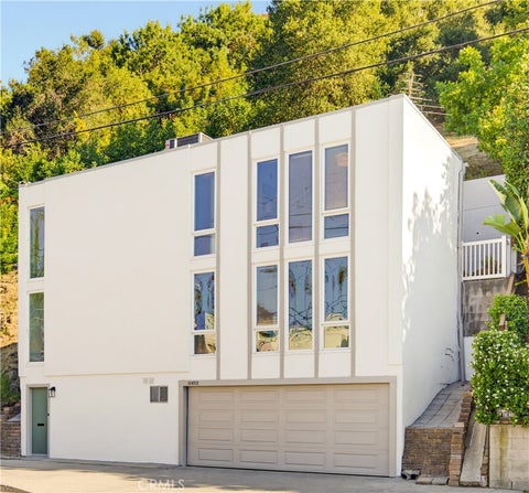 Photo of 12452 Laurel Terrace Drive, Studio City, CA 91604 (MLS # SR26135726)