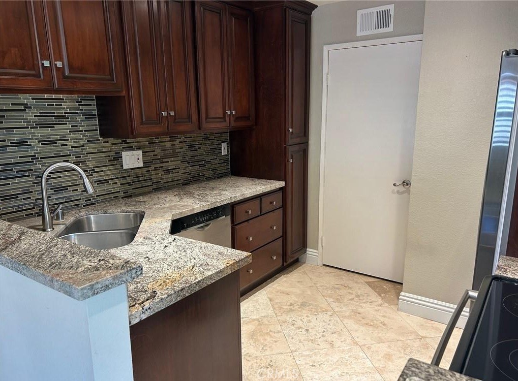 214 Villa Point Drive