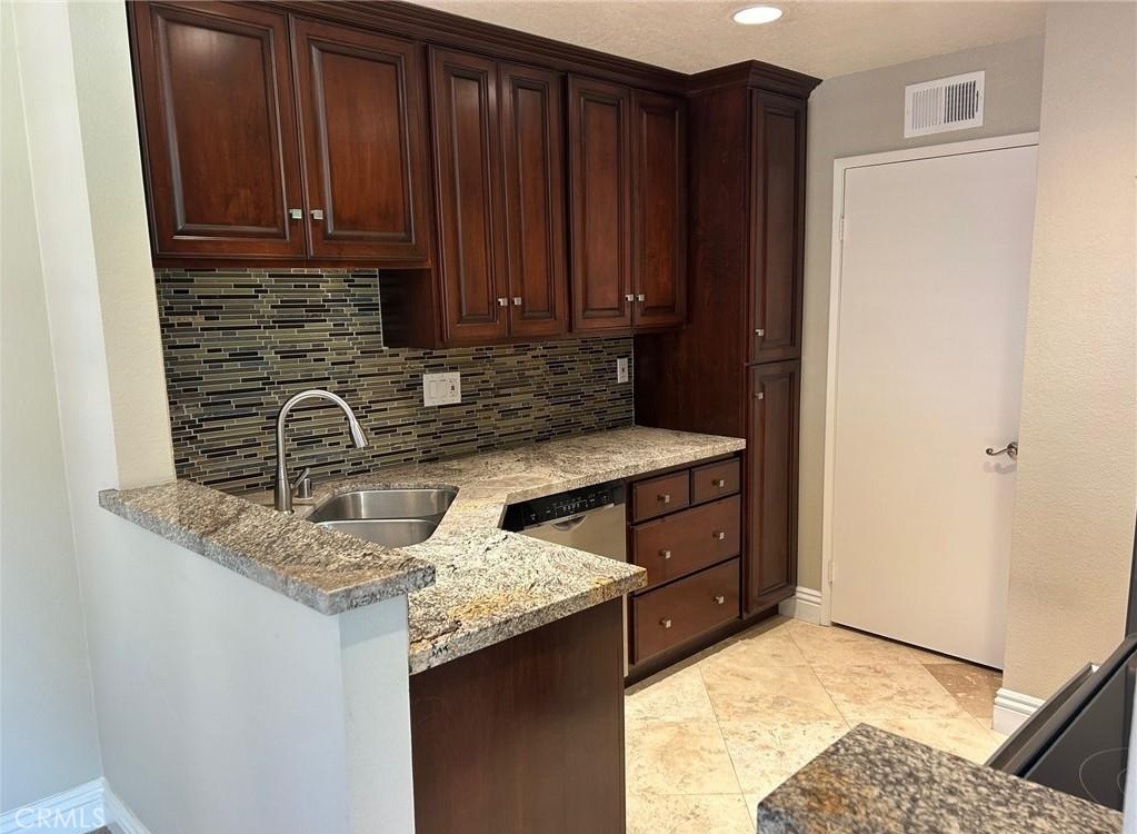 214 Villa Point Drive