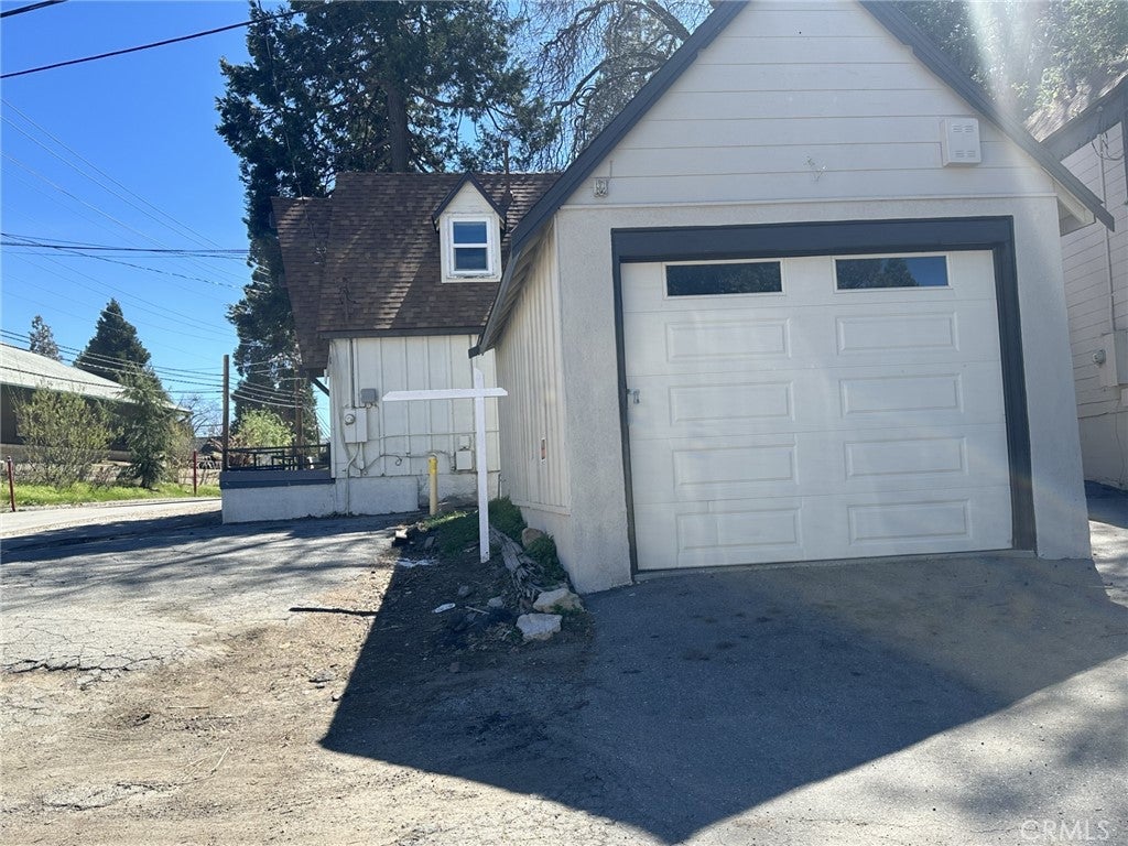 29135 Hook Creek