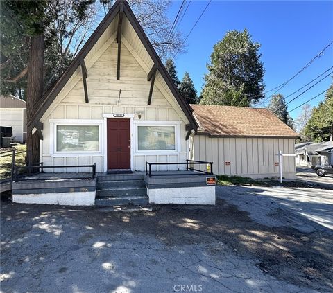 Photo of 29135 Hook Creek Rd, Cedar Glen, CA 92321 (MLS # HD26062153)