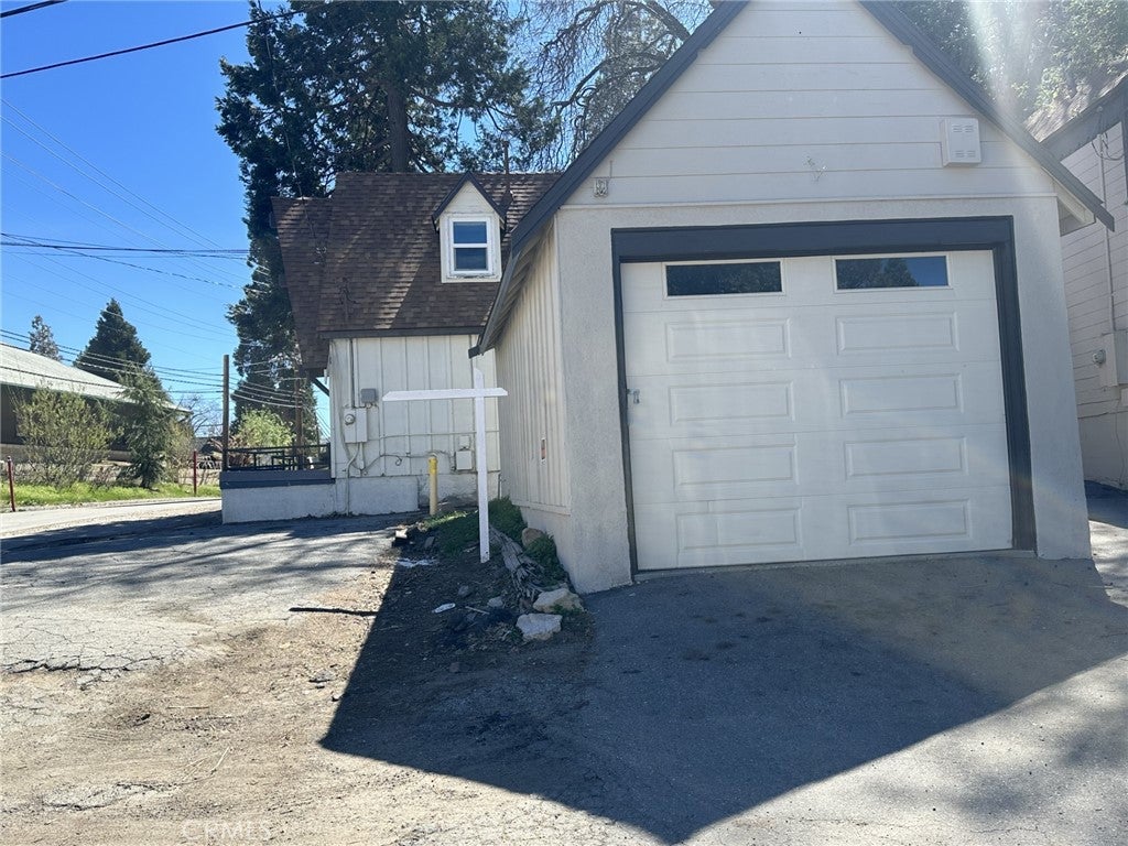 29135 Hook Creek