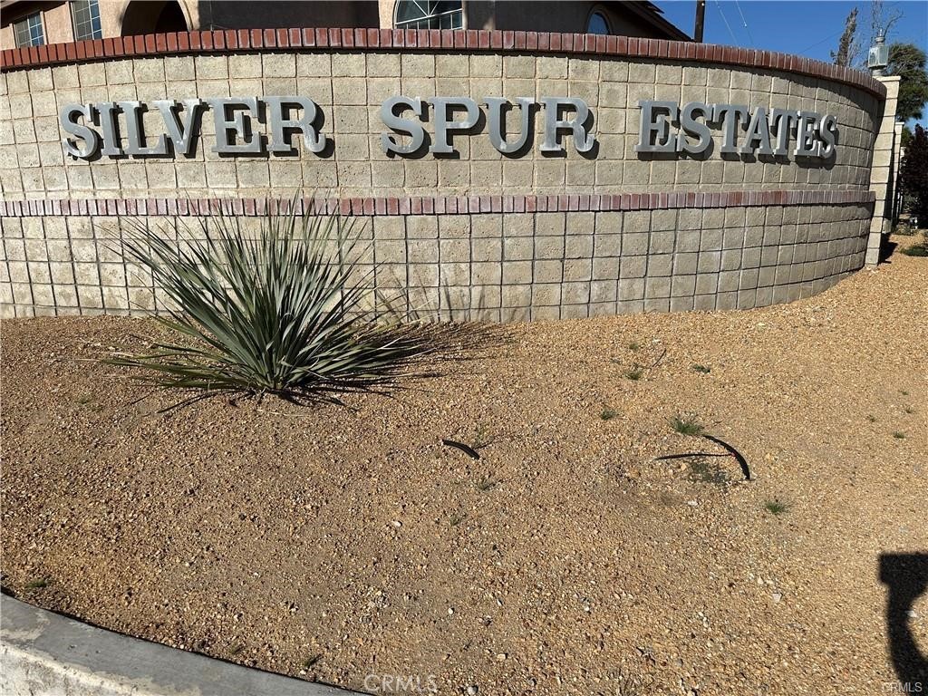 Beautiful level building lot in the upscale gated community of Silver Spur Estates. This is the perfect place to build your new home. The Silver Spur HOA has a small monthly fee of $45. Nice clean safe area to raise a family!