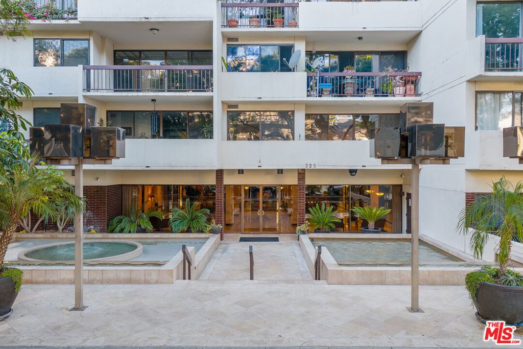 Photo of 325 N Oakhurst Drive #203, Beverly Hills, CA 90210 (MLS # 26658113)