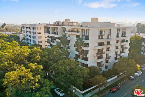 Photo of 325 N Oakhurst Drive #203, Beverly Hills, CA 90210 (MLS # 26658113)