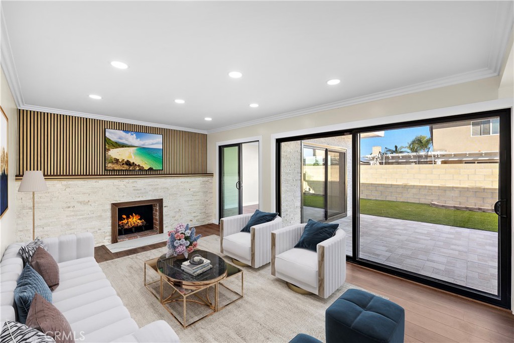 La Cuesta (LACU) - Residential Lease