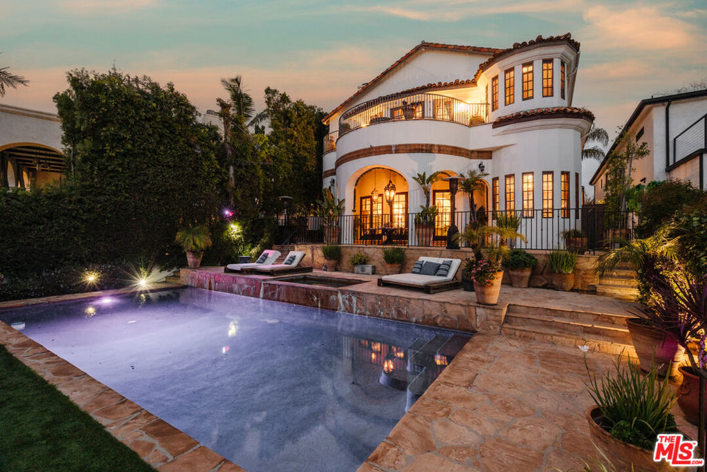 Properties 4 10064 Toluca Lake Avenue