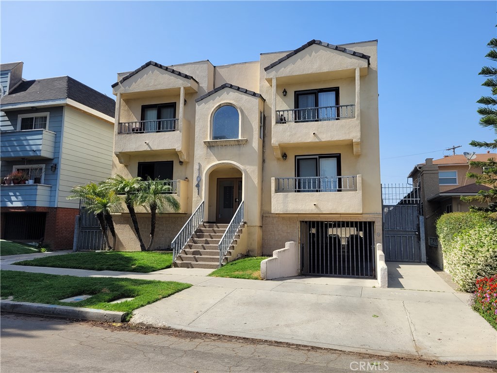 Come discover this cozy and convenient 2 bedrooms 2 full bathrooms unit in the vibrant North Hollywood. The unit is on the 1st floor of a 2 story apartment building near the corner of Lankershim and Camarillo, nestled in the NoHo Arts District and West Toluca Lake area. Spanning approximately 900sf in the backend of the building, it offers open living area with high ceiling, access to a private balcony, central AC, and vinyl flooring throughout. Kitchen has granite countertops, fridge, gas stove, and dishwasher. Two assigned tandem parking spaces included in gated subterranean garage. Washer and dryer in the building's laundry room. Proximity to freeways (101, 134, 170) and transportation hubs ensures easy access to all that Los Angeles has to offer. Tenant pays electricity, gas and internet.