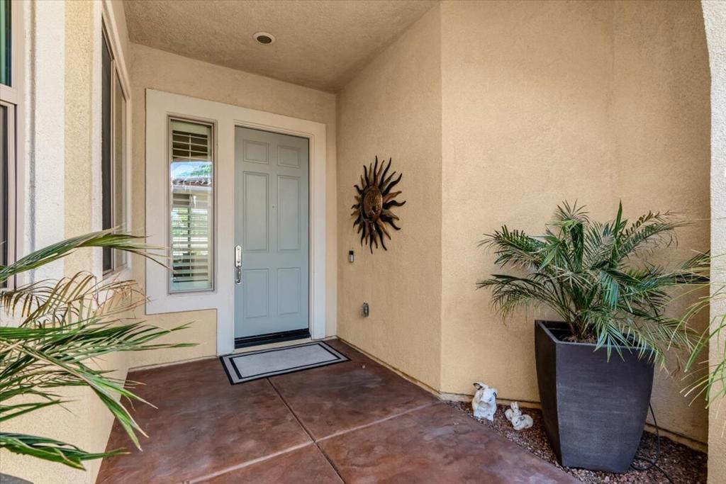 81218 avenida neblina