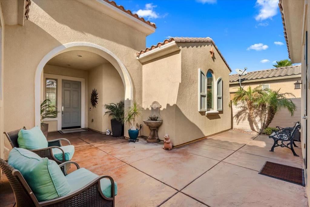 81218 avenida neblina