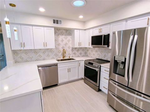 Photo of 3028 Sunflower Circle E, Palm Springs, CA 92262 (MLS # FR26068356)