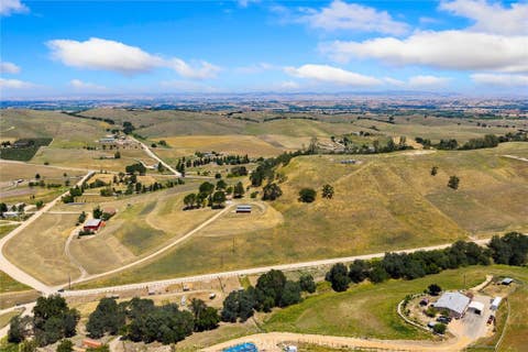 Tiny photo for 6998 Kingsbury Road RD, Templeton, CA 93465 (MLS # NS26108260)