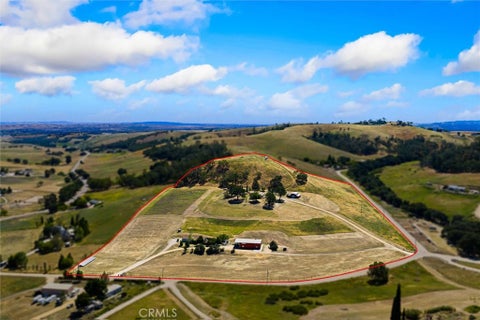 Photo of 6998 Kingsbury Road RD, Templeton, CA 93465 (MLS # NS26108260)