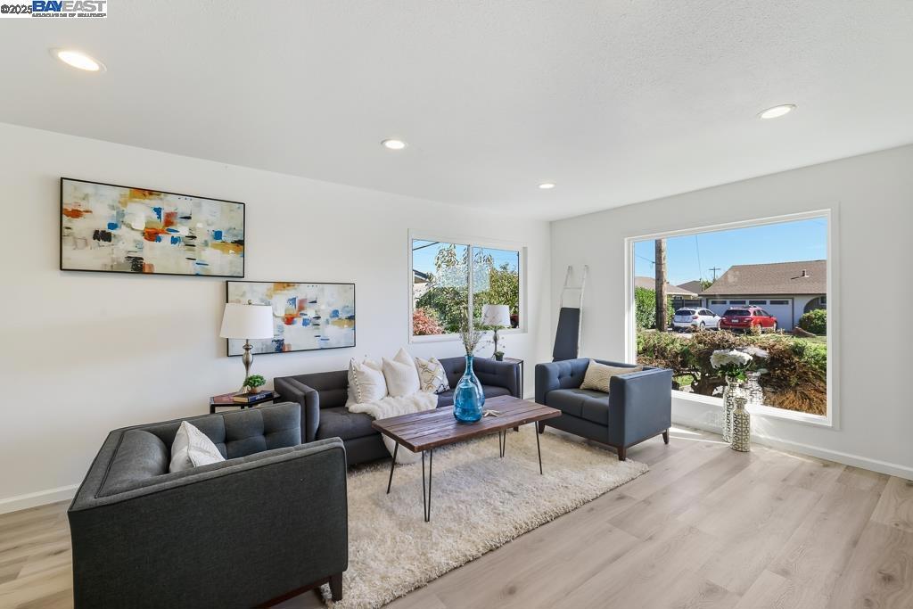 SAN LEANDRO BRDR - Residential