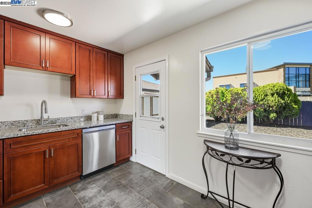 SAN LEANDRO BRDR - Residential